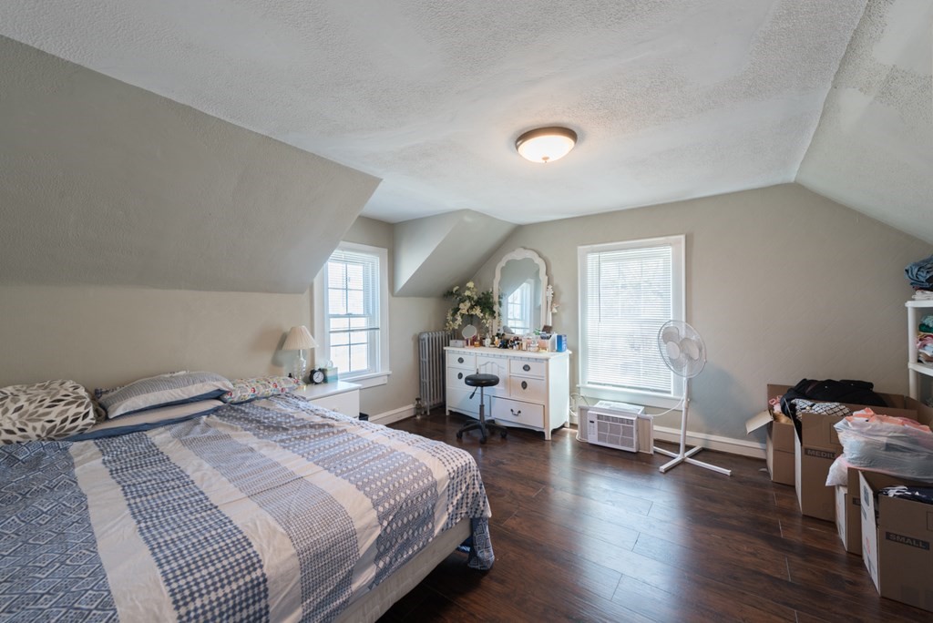 328 Oakland Street Springfield, MA 01108 - Photo 4 of 7 Gallery Image 4