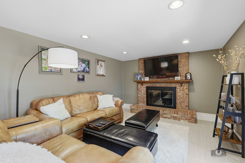 619 East Bauer Road Naperville, IL 60563 - Photo 11 of 27