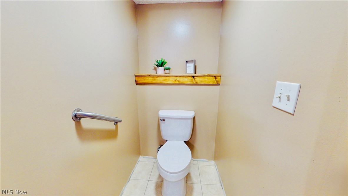 1284 River Road Morgantown, WV 26501 - Photo 38 of 50 (2ND HOME) PIC OF WATER CLOSET IN BATHROOM