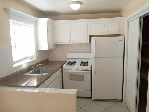 $1,900 | Undisclosed Address, Sunrise, FL 33313
