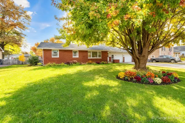 $309,999 | 175 Calkins Drive, Sugar Grove, IL 60554