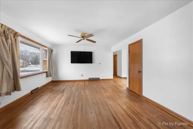 $309,999 | 175 Calkins Drive, Sugar Grove, IL 60554