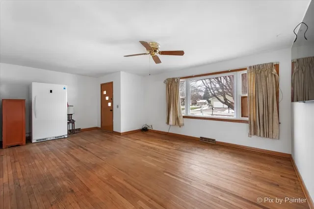 $309,999 | 175 Calkins Drive, Sugar Grove, IL 60554