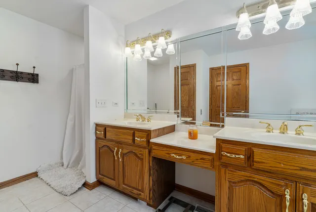 $499,900 | 23810 South Saddle Creek Drive, Manhattan, IL 60442