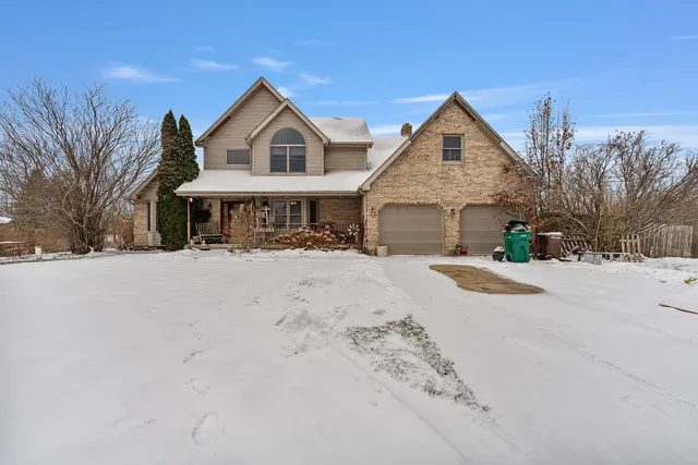 $499,900 | 23810 South Saddle Creek Drive, Manhattan, IL 60442