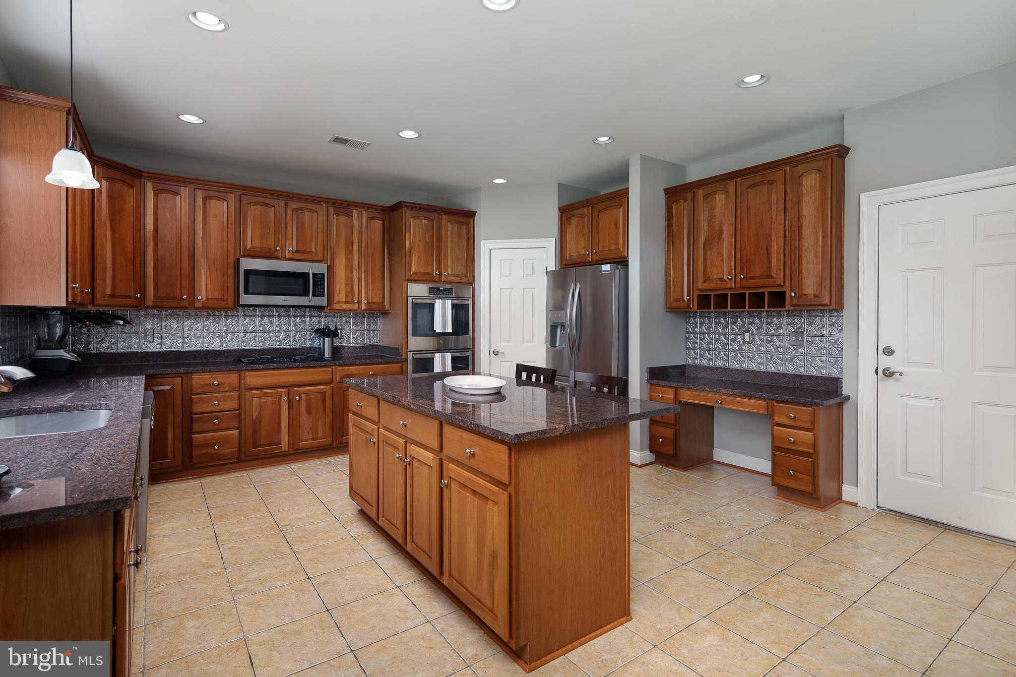 5449 Sherman Oaks Court Haymarket, VA 20169 - Photo 14 of 43