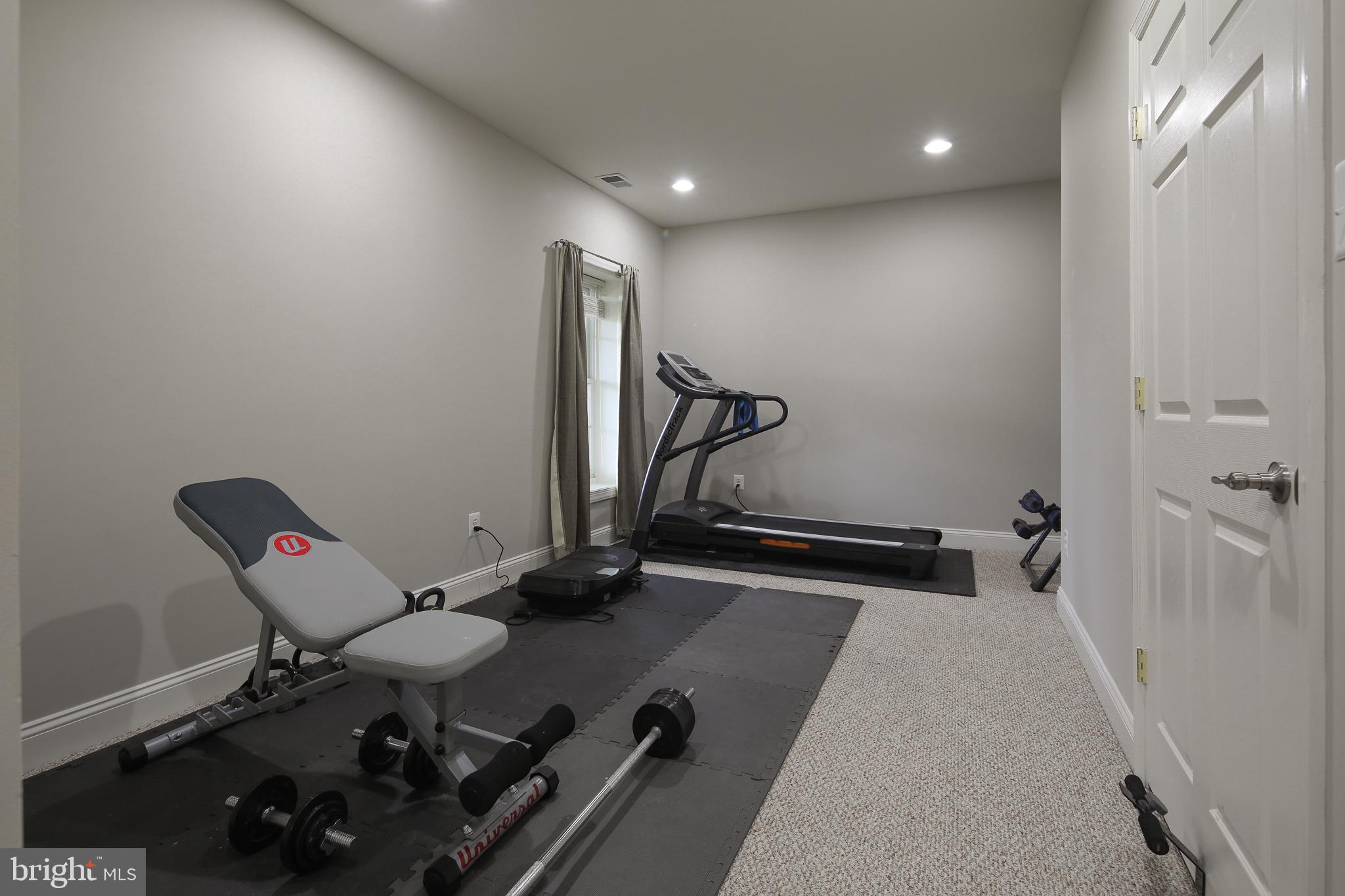 5449 Sherman Oaks Court Haymarket, VA 20169 - Photo 32 of 43