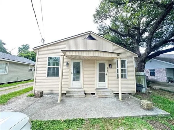 $1,250 | 759 Oak Avenue, Bridge City, LA 70094