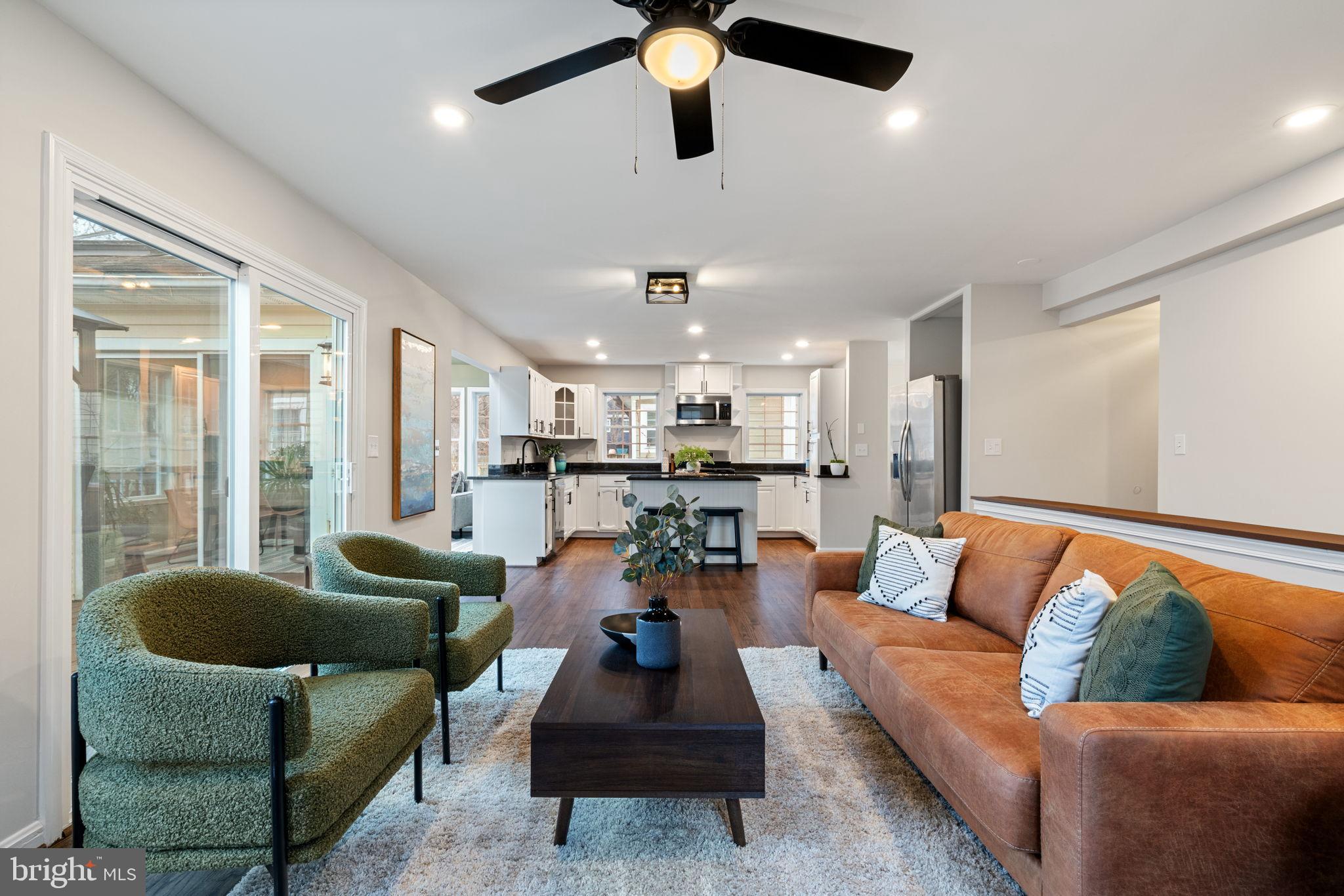 4009 Roberts Road Fairfax, VA 22032 - Photo 15 of 60 Modern living space with open layout charm.