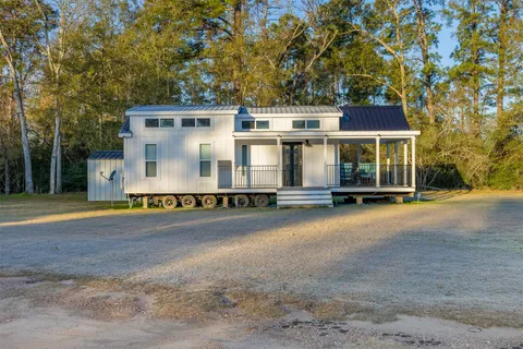 $1,999,990 | 2001 Farm To Market Road 356, Onalaska, TX 77360