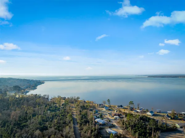 $1,999,990 | 2001 Farm To Market Road 356, Onalaska, TX 77360