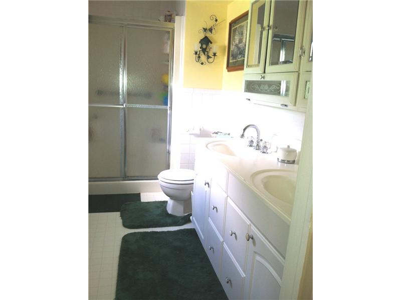 193 Burrell Hill Road Penn, PA 15675 - Photo 17 of 18 Master Bath/Spa.