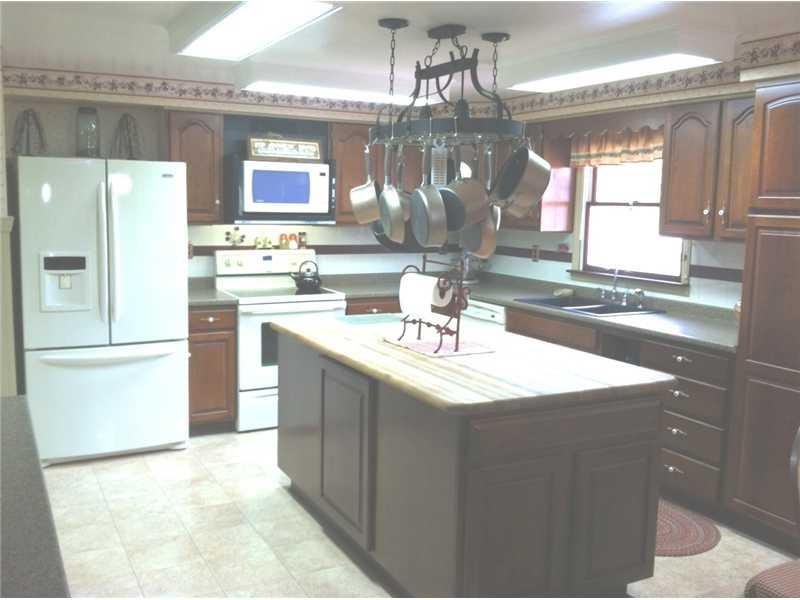 193 Burrell Hill Road Penn, PA 15675 - Photo 4 of 18 Kitchen.