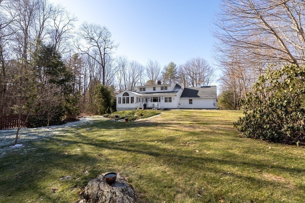 225 Podunk Road Sturbridge, MA 01566 - Photo 4 of 42