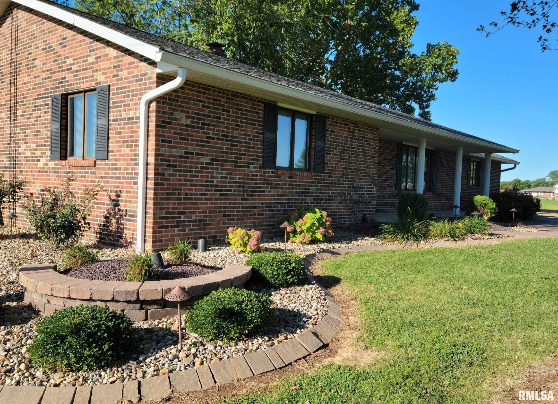1962 Walnut Hill Road Walnut Hill, IL 62893 - Photo 4 of 32