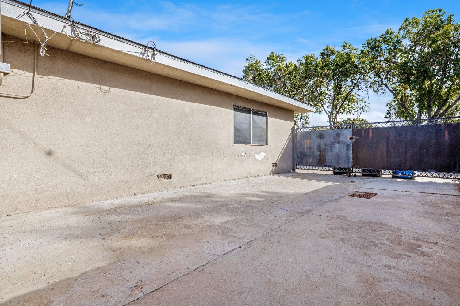 100 Hilton Street Madera, CA 93637 - Photo 28 of 30 a view of a backyard