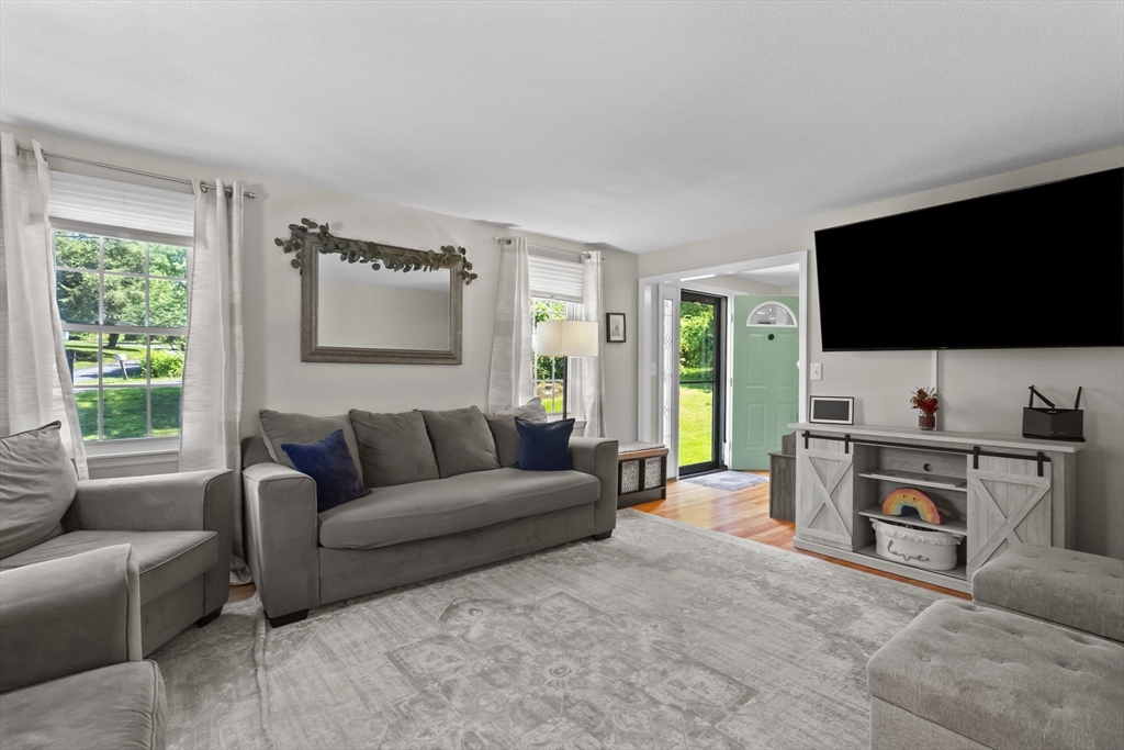 40 Stowe Road Grafton, MA 01519 - Photo 10 of 34 Gallery Image 10