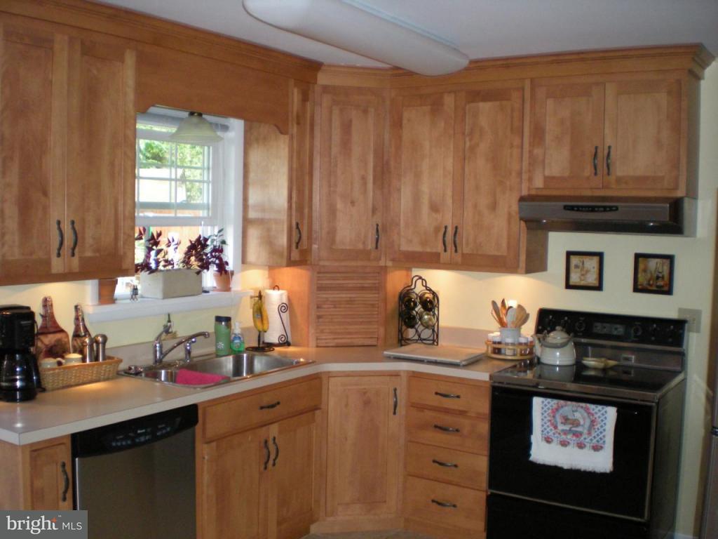 1629 Robin Road Lebanon, PA 17042 - Photo 5 of 10 Gallery Image 5