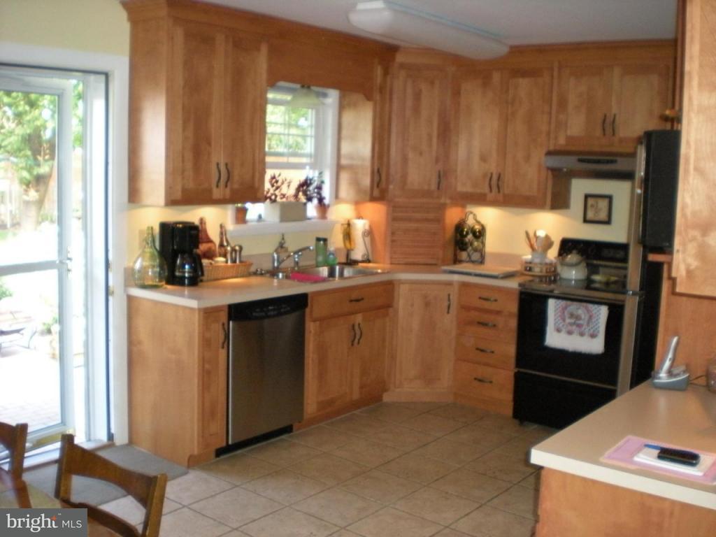 1629 Robin Road Lebanon, PA 17042 - Photo 6 of 10 Gallery Image 6