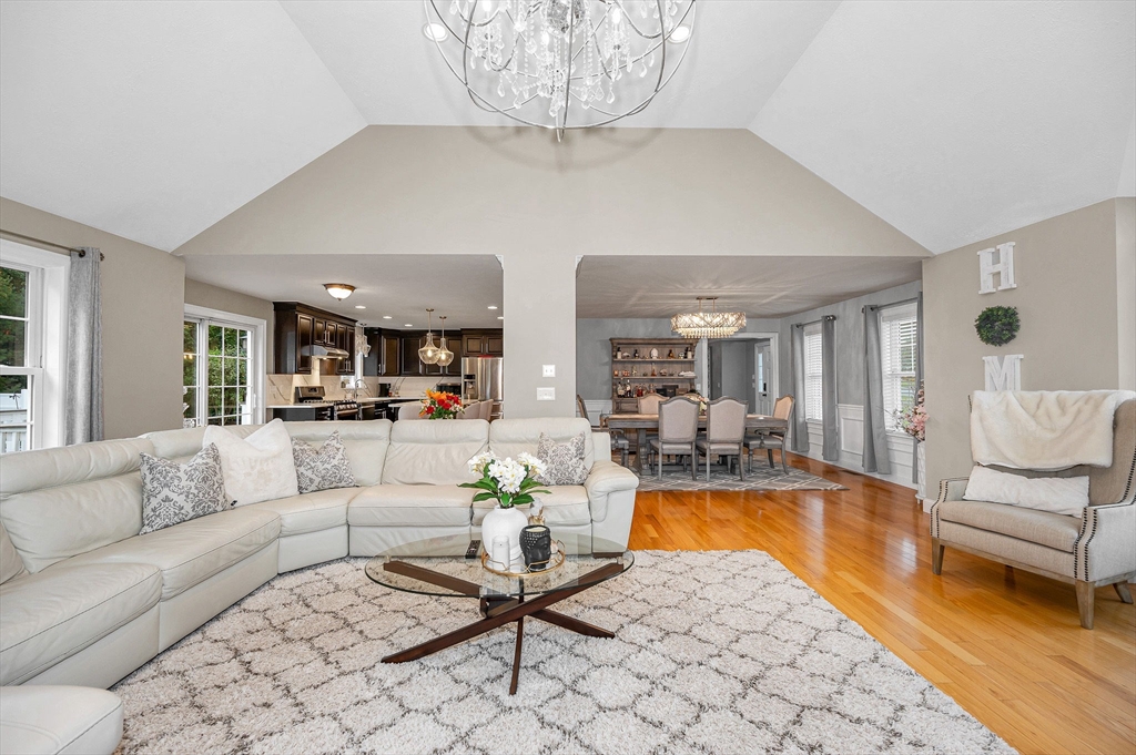 61 Saddle Road Dracut, MA 01826 - Photo 9 of 40