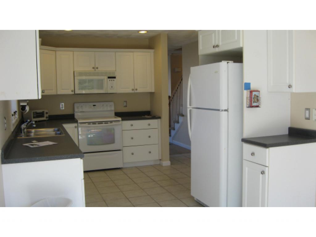 27 Hadleigh Road, Unit 27 Windham, NH 03087 - Photo 11 of 28