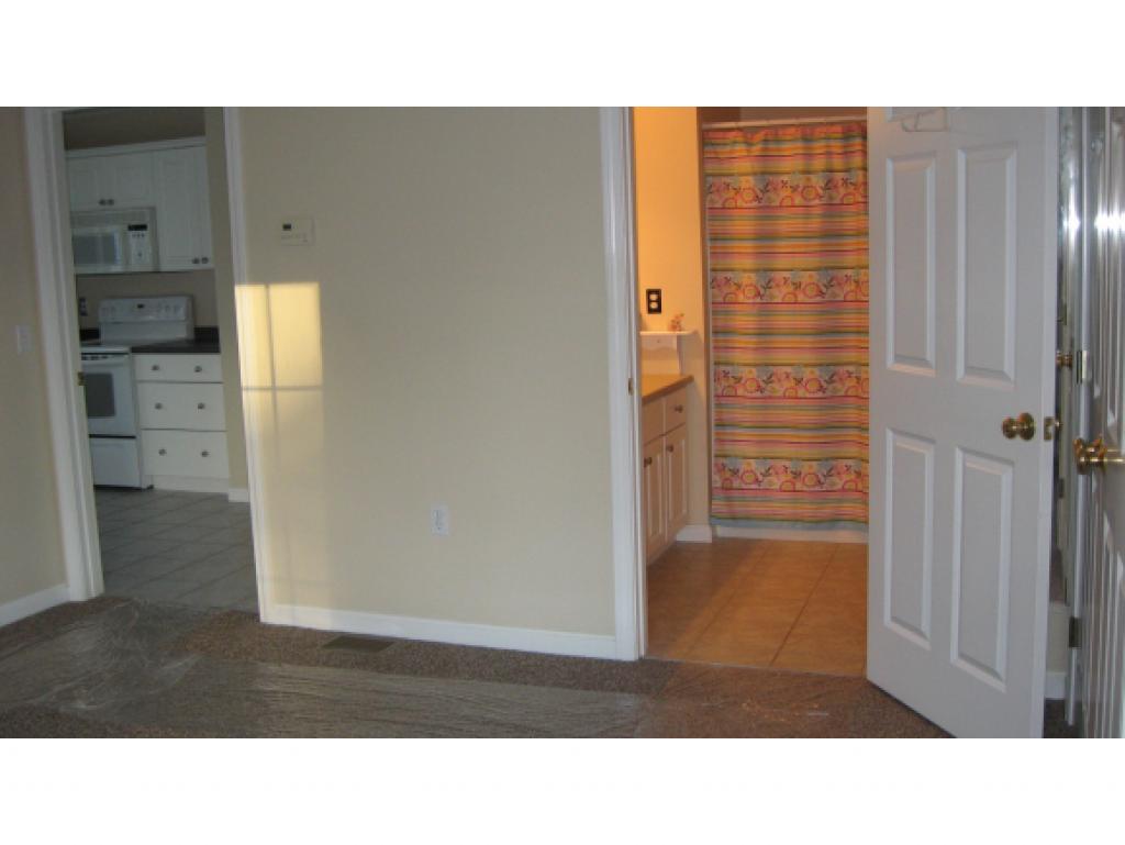 27 Hadleigh Road, Unit 27 Windham, NH 03087 - Photo 18 of 28