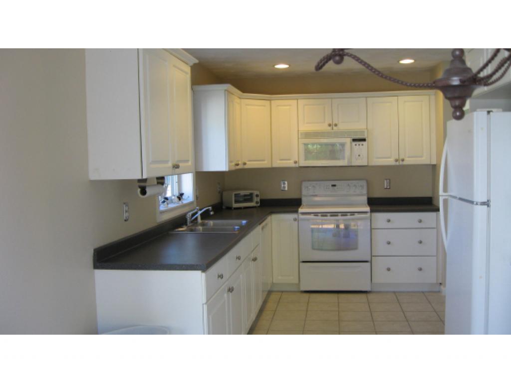 27 Hadleigh Road, Unit 27 Windham, NH 03087 - Photo 8 of 28
