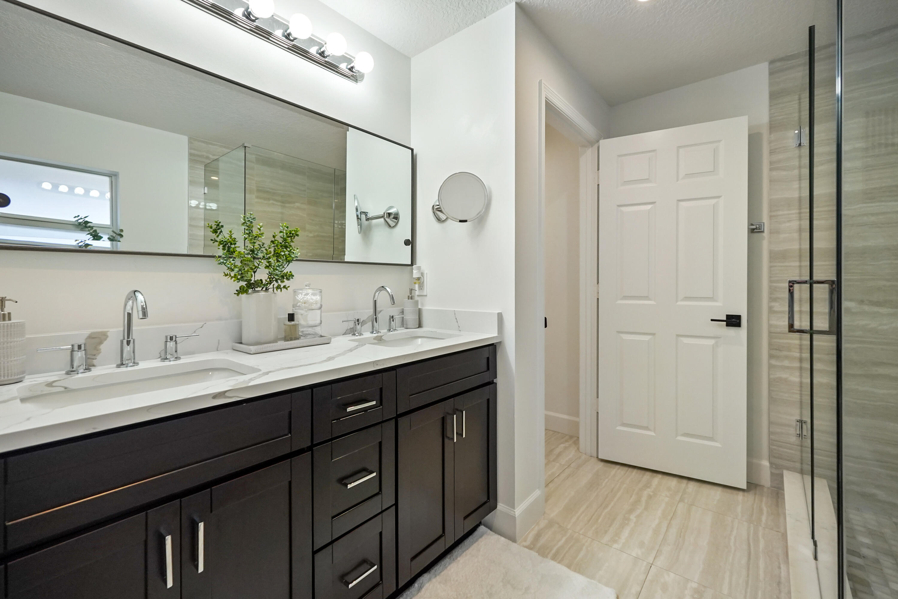 3914 La Rambla Lake Worth, FL 33467 - Photo 38 of 43 42 Bathroom 02