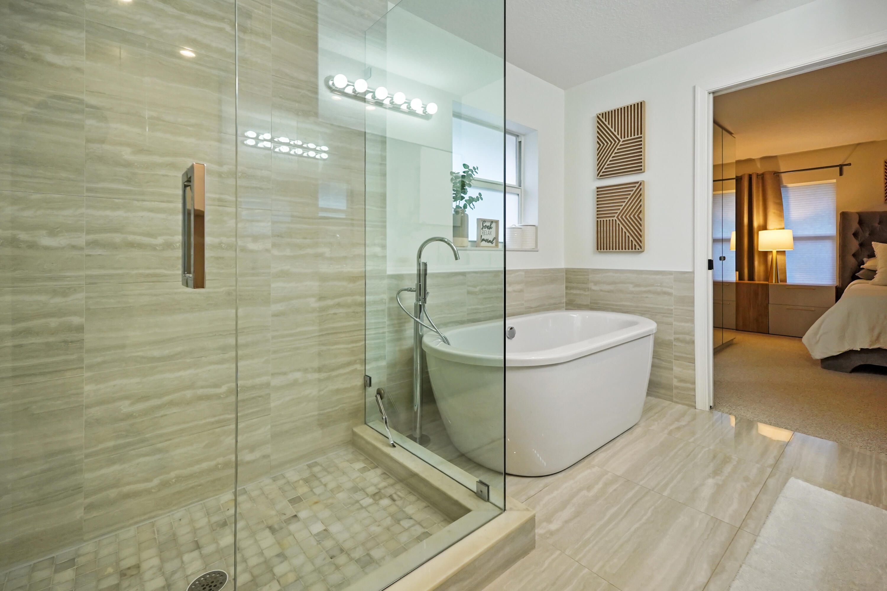 3914 La Rambla Lake Worth, FL 33467 - Photo 39 of 43 43 Bathroom 03