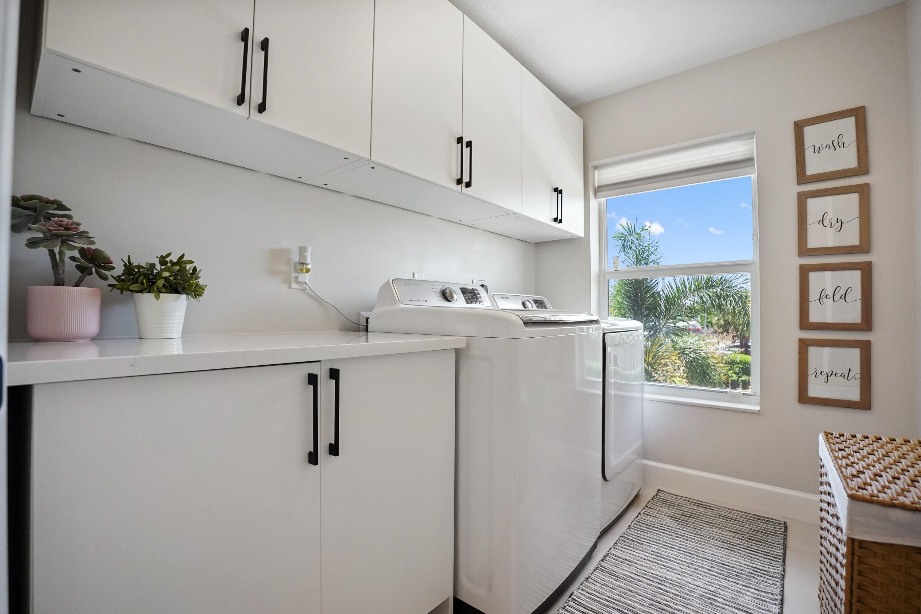 3914 La Rambla Lake Worth, FL 33467 - Photo 40 of 43 29 Laundry 01