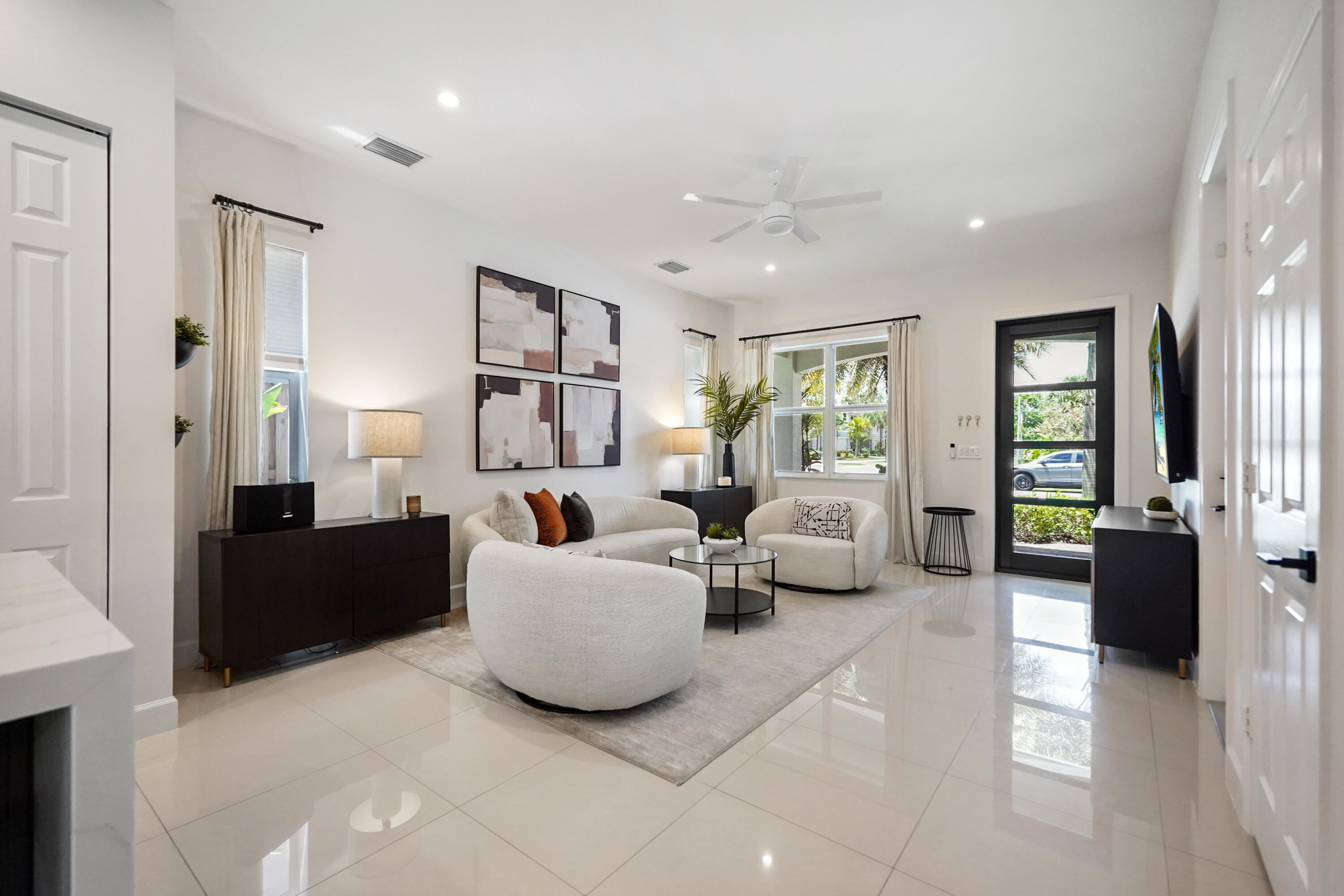 3914 La Rambla Lake Worth, FL 33467 - Photo 8 of 43 06 Living room 03