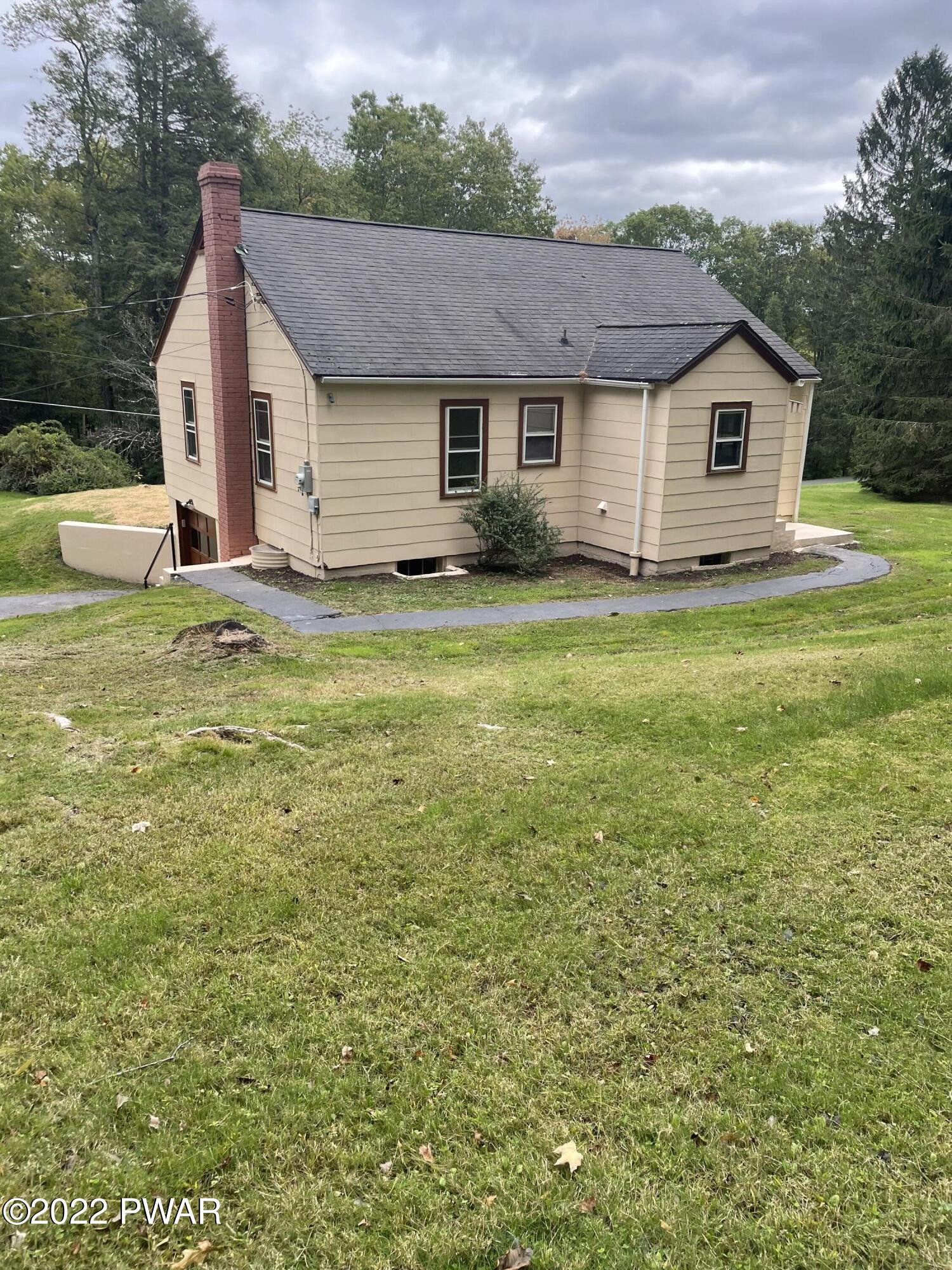 107 Long Ridge Road Hawley, PA 18428 - Photo 2 of 13 1B32ACDA-07EC-4139-950B-384D226020DD