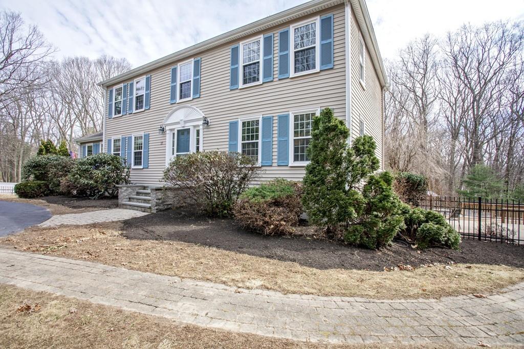 17 Daniels Road Mendon, MA 01756 - Photo 3 of 38 Gallery Image 3
