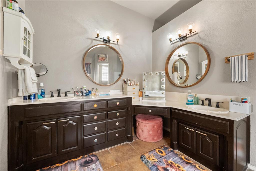 2800 Coventry Road Crowley, TX 76036 - Photo 11 of 39