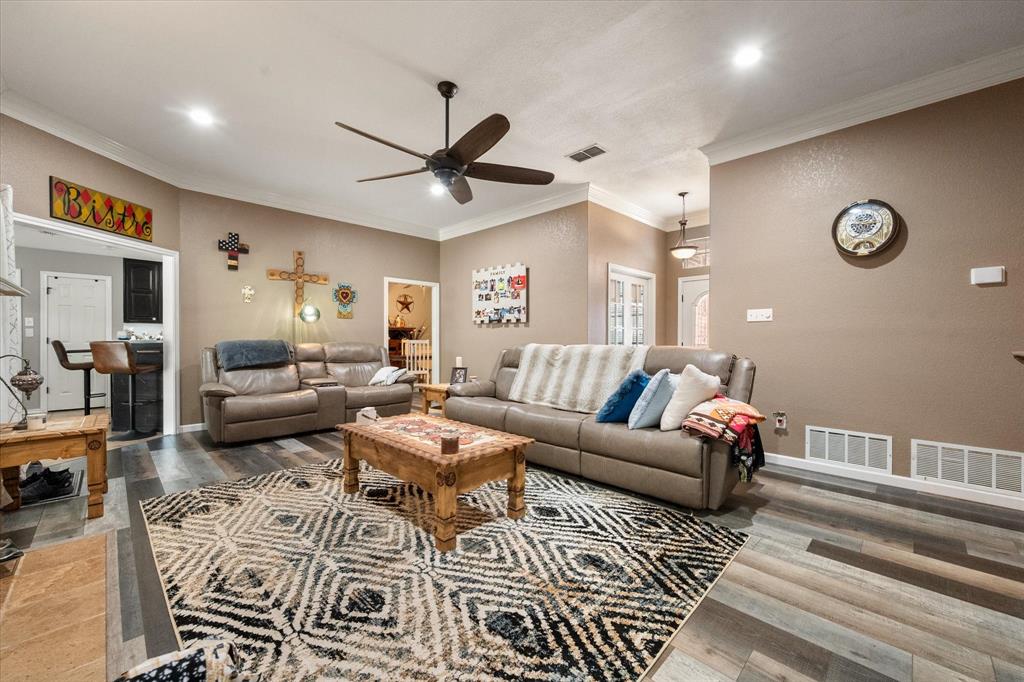2800 Coventry Road Crowley, TX 76036 - Photo 7 of 39