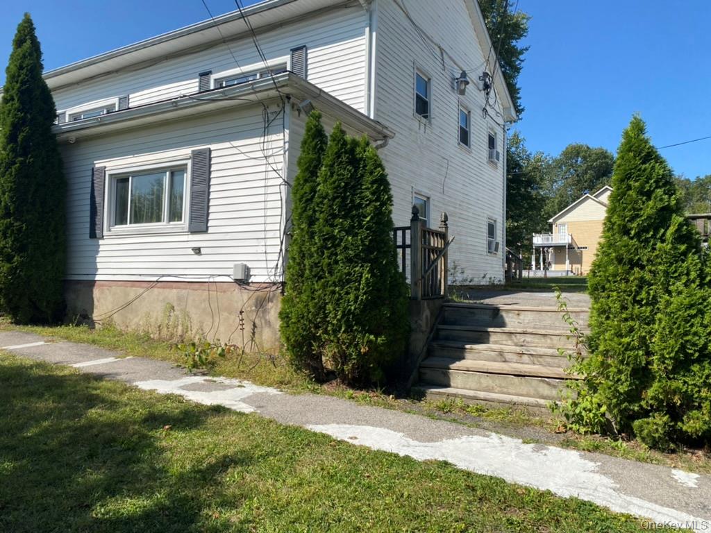 View of home's exterior