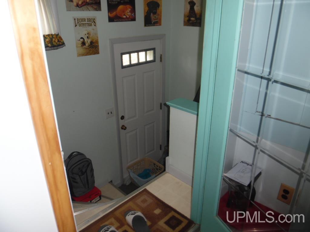 1114 Willow Road Gladstone, MI 49837 - Photo 11 of 43