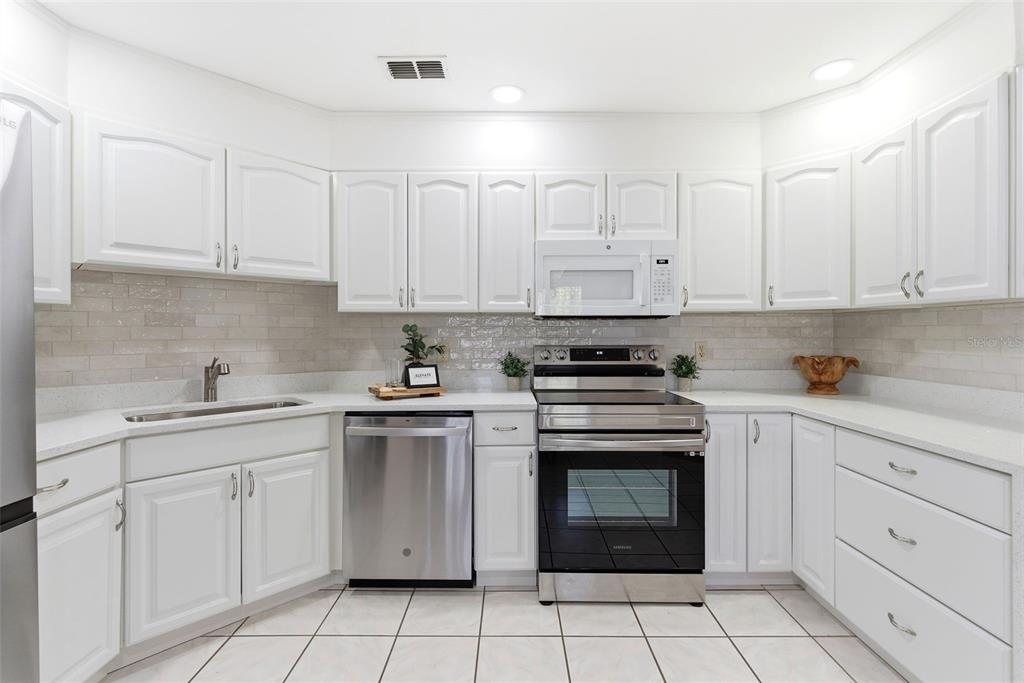 935 Amy Ridge Court Kissimmee, FL 34747 - Photo 17 of 34