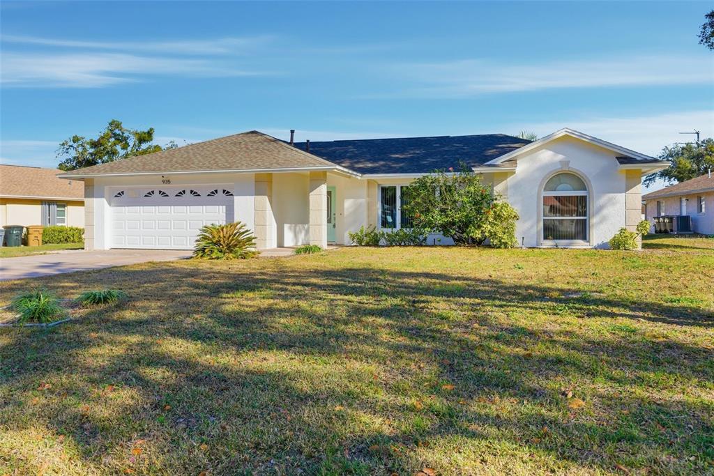 935 Amy Ridge Court Kissimmee, FL 34747 - Photo 2 of 34