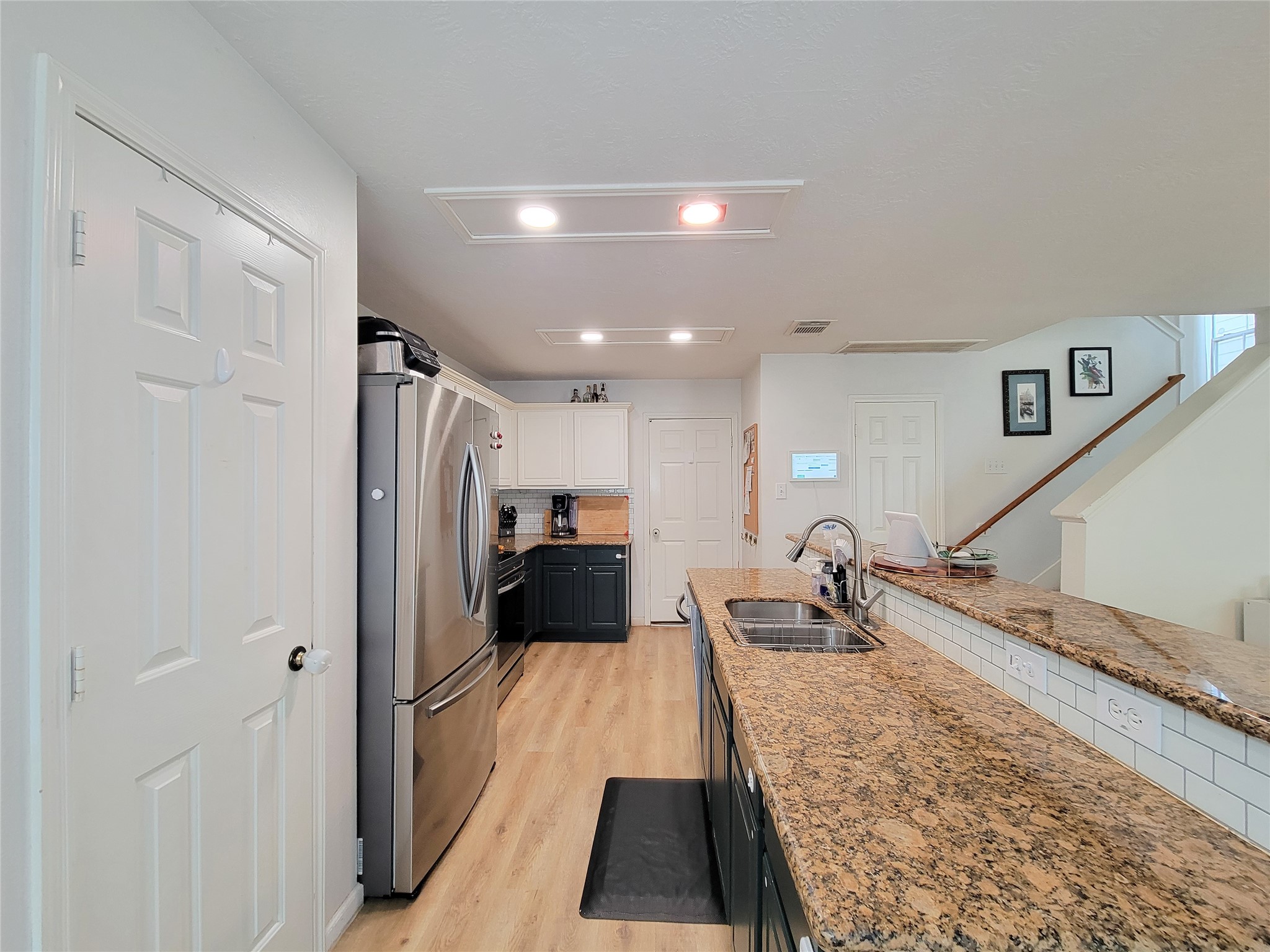 42 Wineberry Place Spring, TX 77382 - Photo 6 of 30 Granite Counters