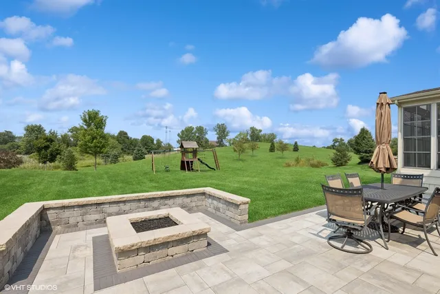 $1,749,000 | 28 Shenandoah Circle, South Barrington, IL 60010