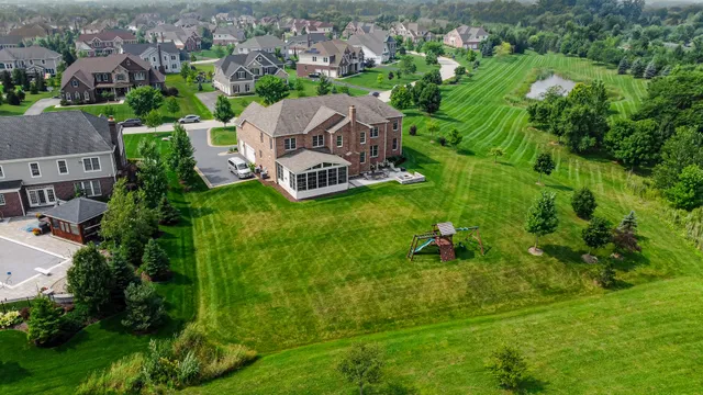 $1,749,000 | 28 Shenandoah Circle, South Barrington, IL 60010
