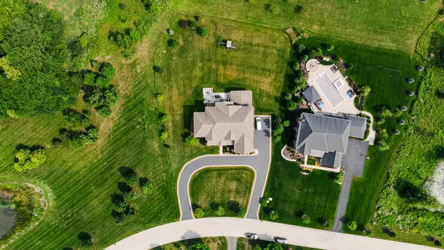 $1,749,000 | 28 Shenandoah Circle, South Barrington, IL 60010