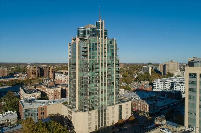 $460,000 | 4909 Laclede Avenue, Unit 1205, St. Louis, MO 63108