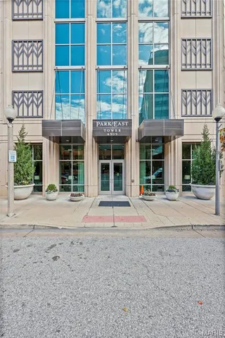 $449,900 | 4909 Laclede Avenue, Unit 1205, St. Louis, MO 63108