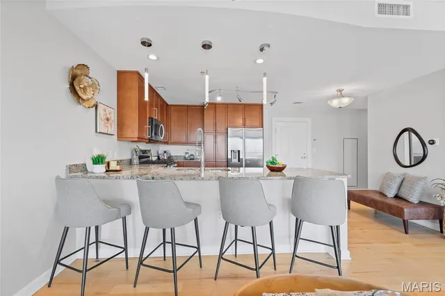 $449,900 | 4909 Laclede Avenue, Unit 1205, St. Louis, MO 63108