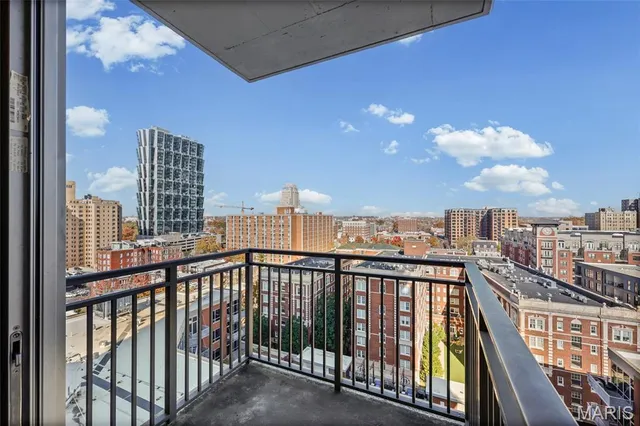 $449,900 | 4909 Laclede Avenue, Unit 1205, St. Louis, MO 63108