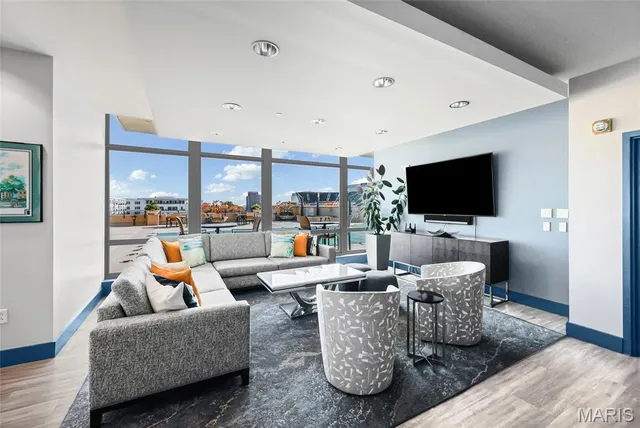 $449,900 | 4909 Laclede Avenue, Unit 1205, St. Louis, MO 63108