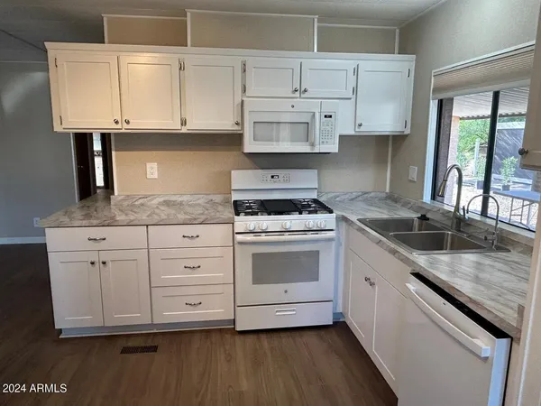 $1,800 | 9022 East Citrus Lane South, Chandler, AZ 85248