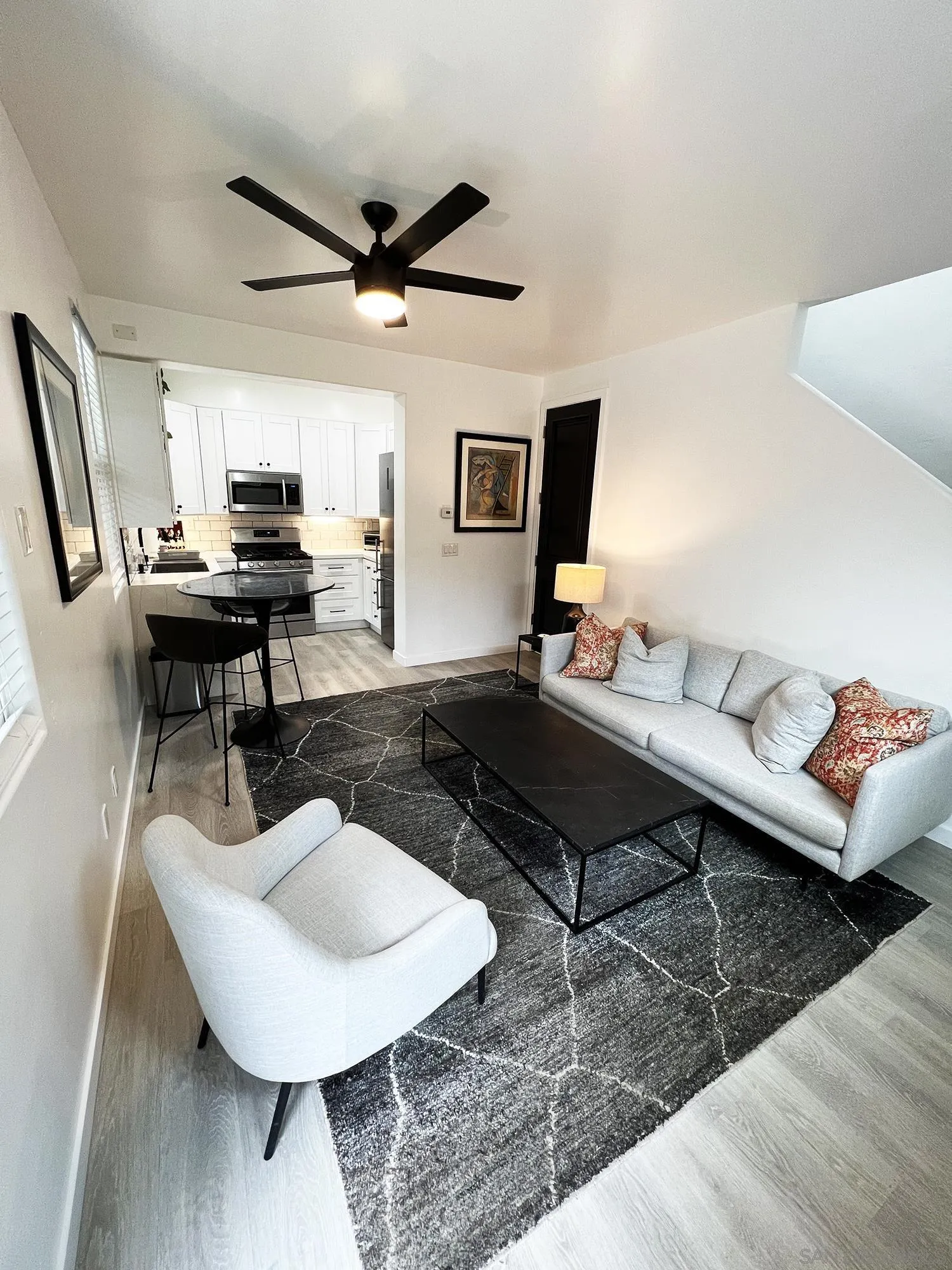 280 Hillcrest Drive, Unit A Encinitas, CA 92024 - Photo 5 of 19